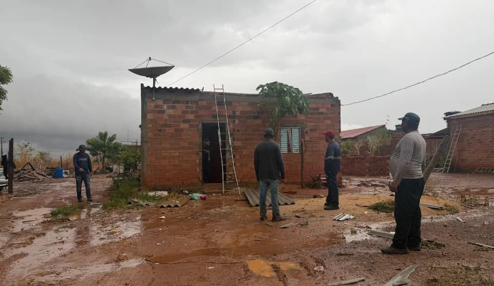 Temporais e vendavais forçam decretos de emergência em MT