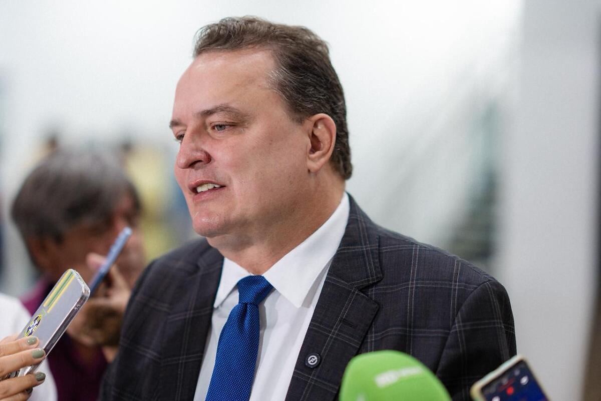 Veto a reajuste de servidores é mantido em MT